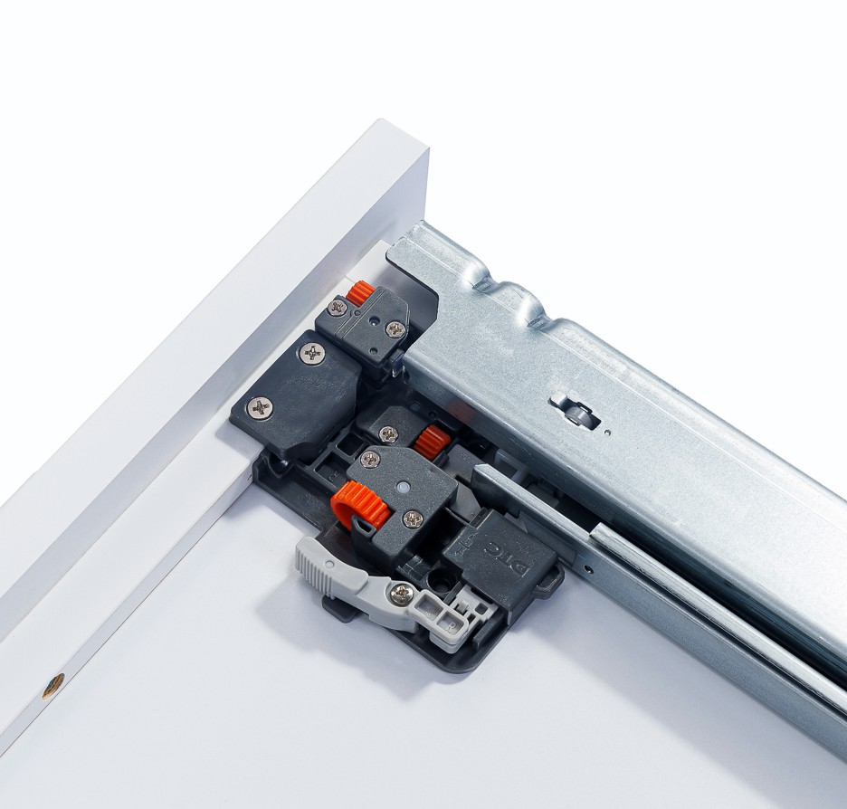 Base Cabinet B18 SKU 011730130 product view 4